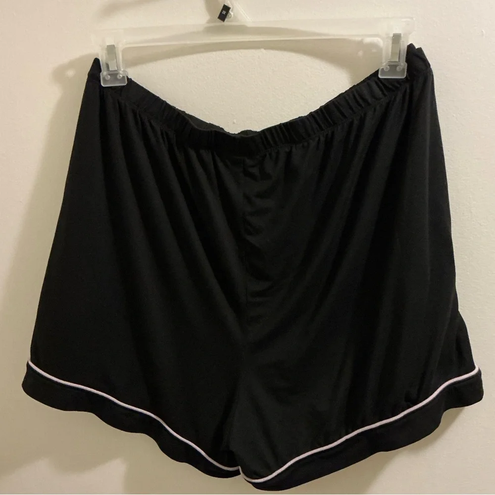 Women's Black Pajama / Loungewear Set with Lavender colored Trim - Picture 9 of 14